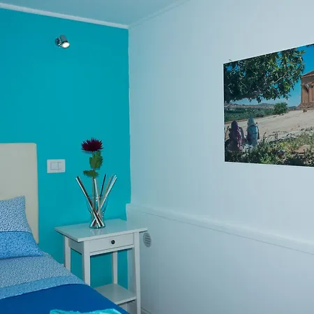 Joanna Flat * Джардини-Наксос