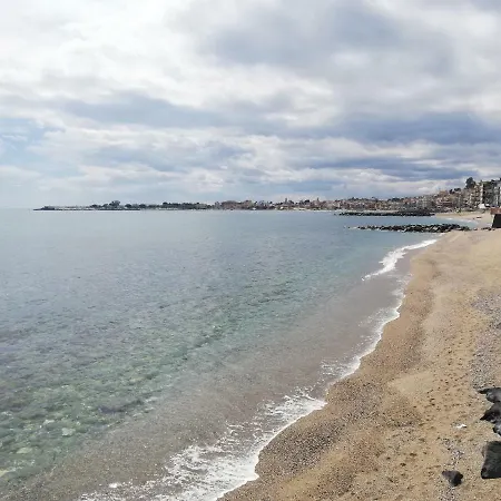 Joanna Flat Dom wakacyjny Giardini-Naxos